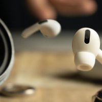 Noile căști AirPods vor putea măsura temperatura și verifica auzul